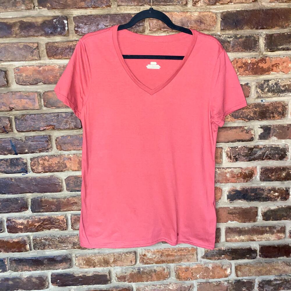 NWOT Fanatics Red Short Sleeve V-Neck Cotton T-Shirt Tee Women's Size Large